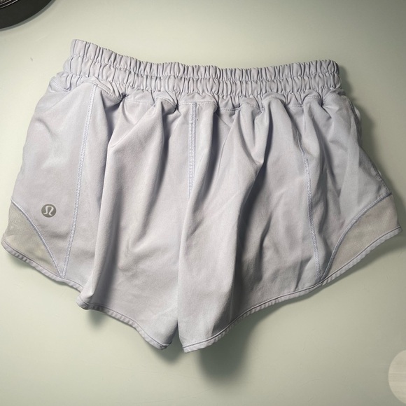 Lululemon - Hottie Hot Low Rise Shorts 2.5” - Picture 1 of 4